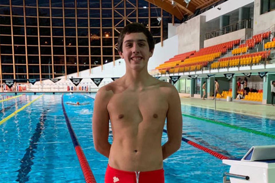 Alvinegro Rui Fernandes conquistou o bronze nos 200 metros mariposa. Alvinegro Rui Fernandes conquistou o bronze nos 200 metros mariposa.
